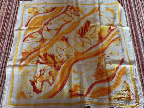 Šatka, 67x70, nosena, l