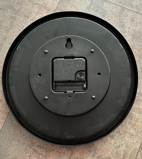 Nastenne hodiny lol, 