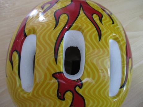 Cyklistická prilba, s