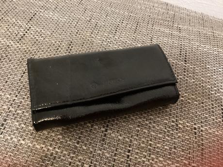 Peňaženka s veľa priečinkami,