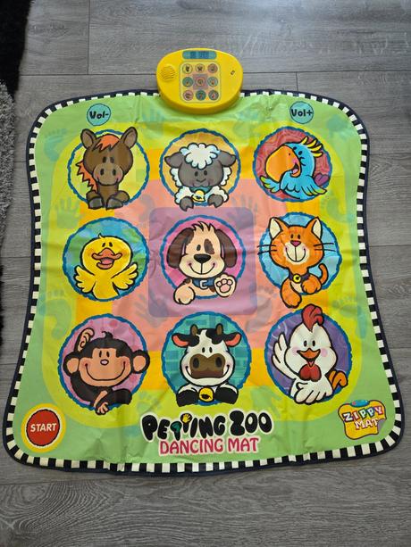Animal dancing playmat, 