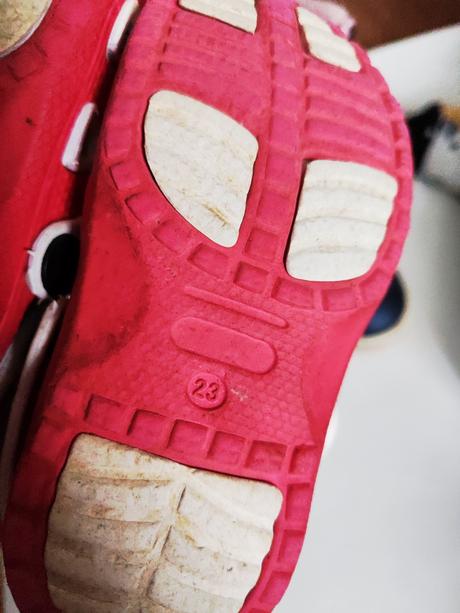 Červené kroksy, 23