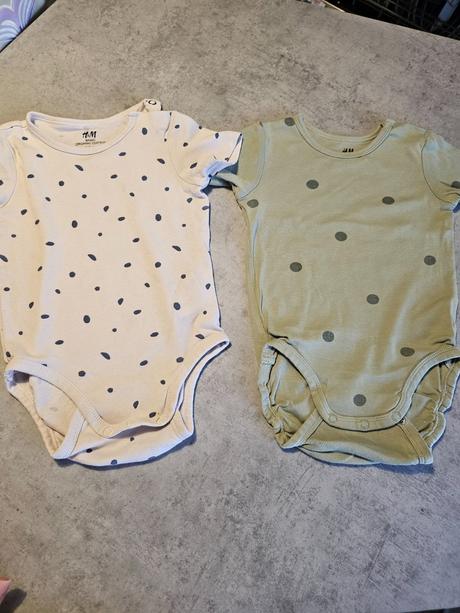 Predam body h&m velkost 80 3ks, h&m,80