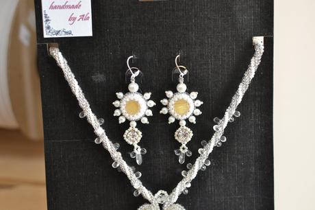 Biela šujtášová sada šperkov, 