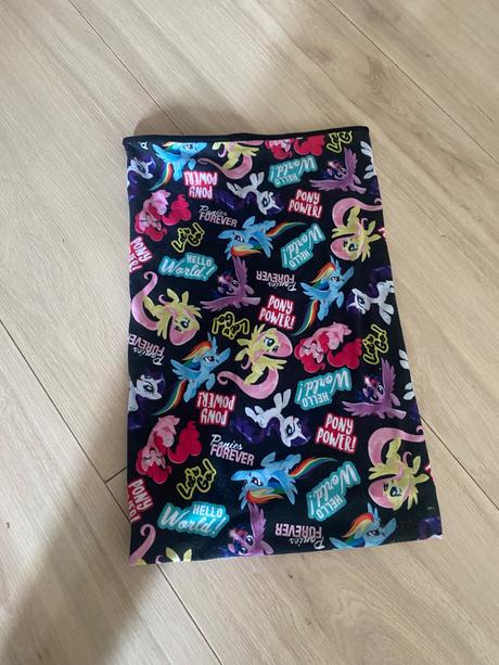 Nákrčnik, reserved