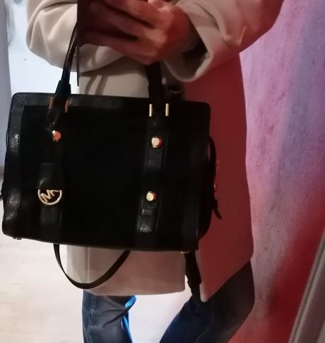 Čierna kabelka michael kors s kožušinkou, michael kors