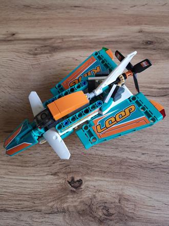 Lego technic 42117 pretekárske lietadlo, 