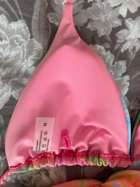 Trojuholníkové plavky, m