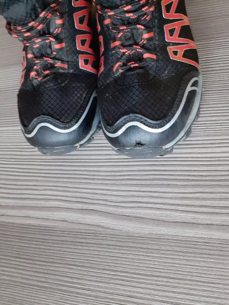 Turisticke topanky, 34