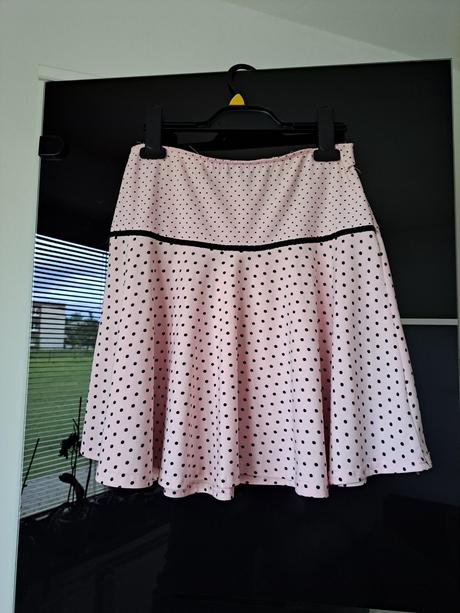 Bodkovaná sukňa, veľ. s, s