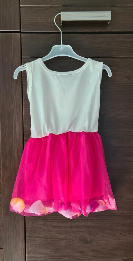 Saty s tylovou sukničkou, 98