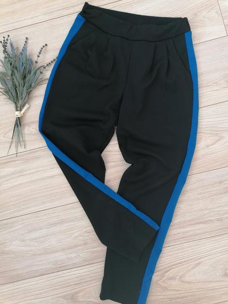 Lampasi modry pas, s