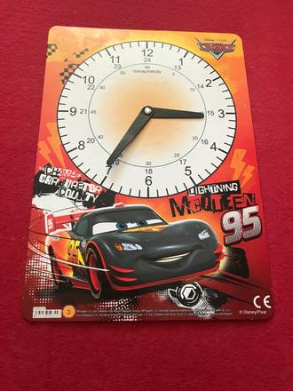 Hodiny na tvrdej doske, rozmer dosky 21x29,5 cm,