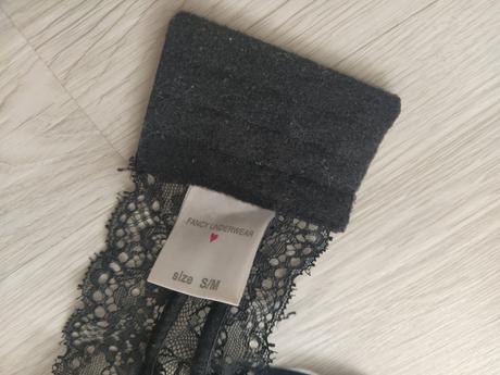 Čipkovaná podprsenka. veľ.s-m, s