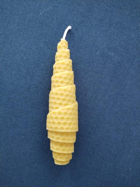 Sviečka handmade z včelieho vosku,