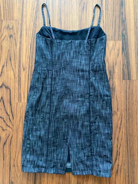 Puzdrové šaty na ramienka, s