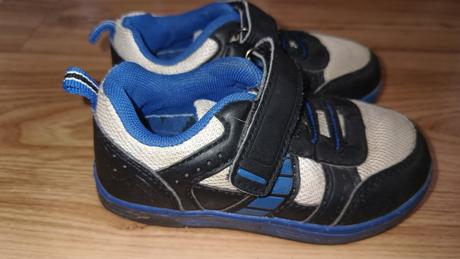 Tenisky blikajuce, 24