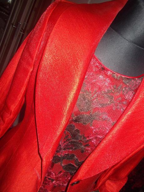 Šaty s kabátikom, 38