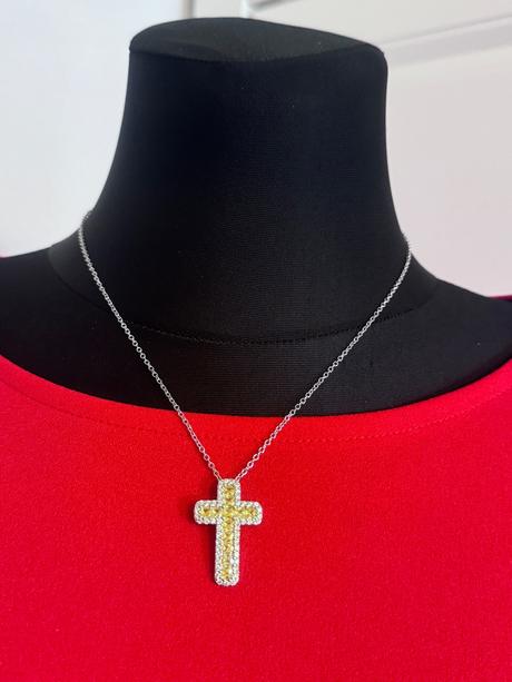 Retiazka s príveskom krížik,