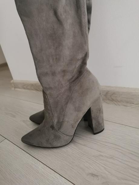 Čižmy nad kolená, 37