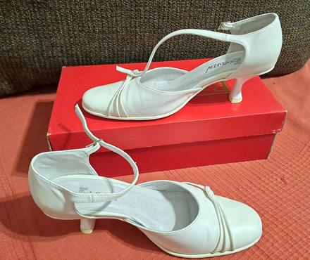 Dámske lodičky 38biele, 38