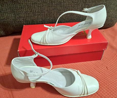 Dámske lodičky 38biele, 38