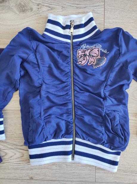 2 ks mikiniek spolu za 4 eur, guess,116