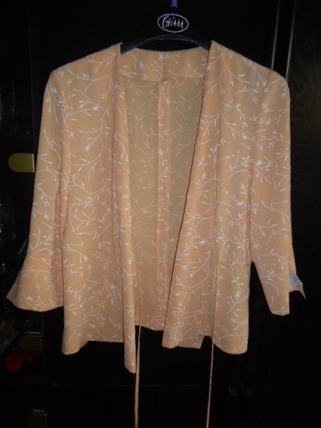 Veľmi pekné šaty s kabátikom, veľkosť č. 38, m