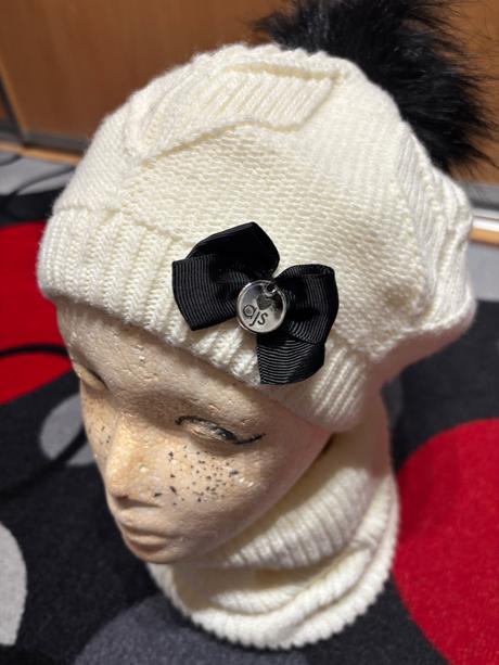 Set podšitá baretka a nákrčník, ajs,152