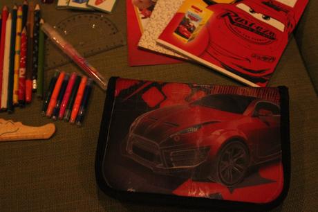 Veľká sada školských potrieb,