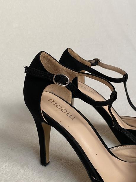 Čierne lodičky, 39