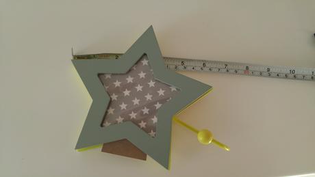 Hviezdičkové dekorácie rámik a vešiak,