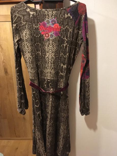 Pekne saty, desigual,m