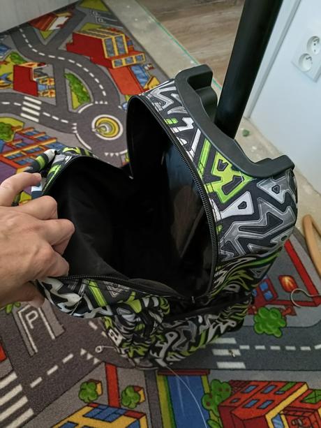 Školská taška na kolieskach, 