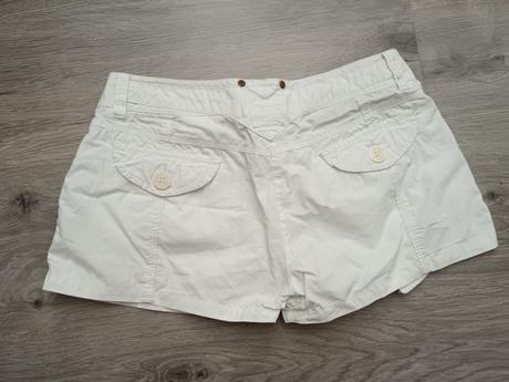 Letné šortky, c&a,36
