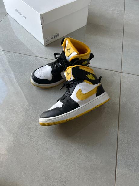 Tenisky členkové, 31