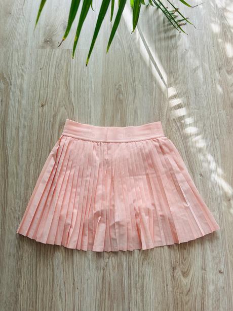 Krásny marhuľkový skort značky alo yoga, pc 98 eur, xs
