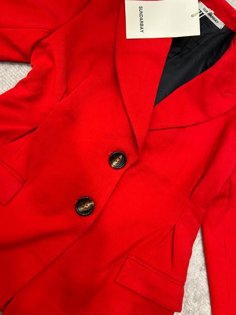 Červené lux. sako, 