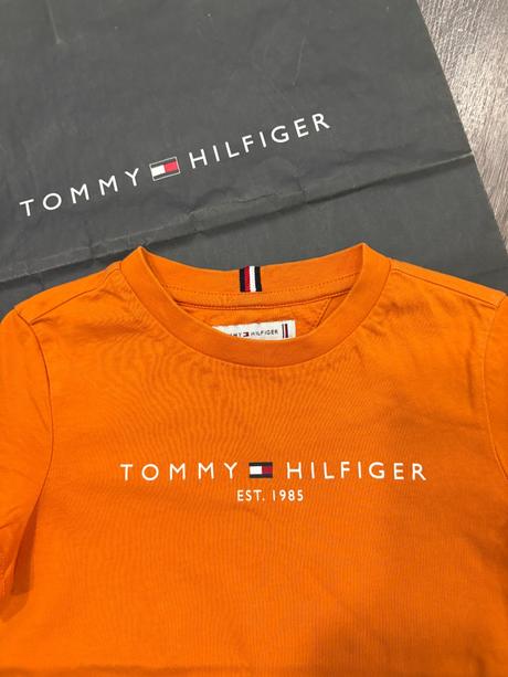 Tommy hilfiger tričko č.110, tommy hilfiger,110
