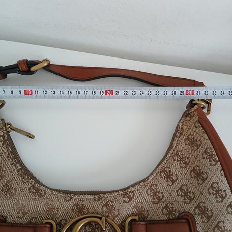 Kabelka cez plece guess, guess