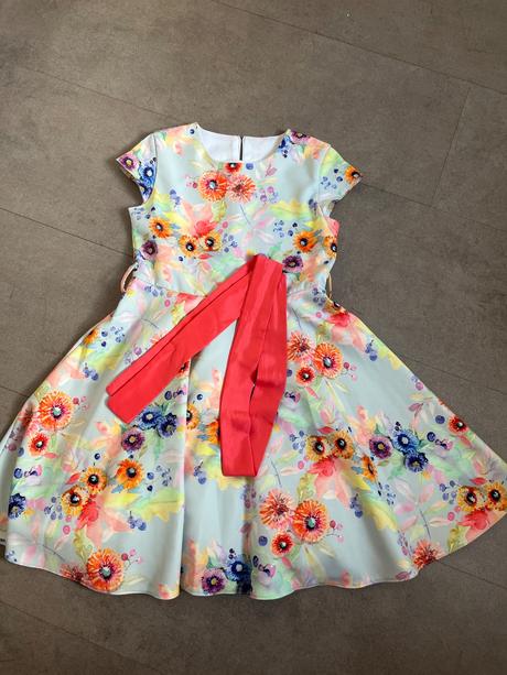 Slavnostne šaty 140, 140