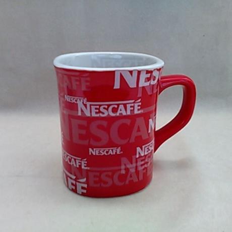 Hranaté hrnčeky nescafé,