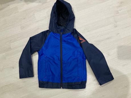 Nepremokava bunda, 128