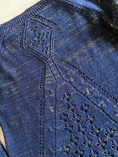 Tenší mäkký pletený pulóvrik s vláknom v. s, s