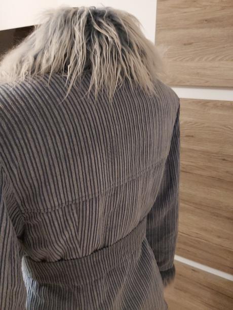 Kabat z kozusinkou, m