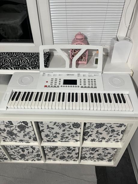 Keyobard elektronický klavír zn. schubert, 