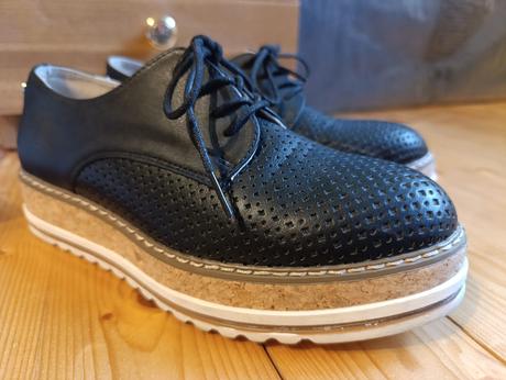 Kožené dámske topánky - veľ. 38 - zn. tata italia, 38