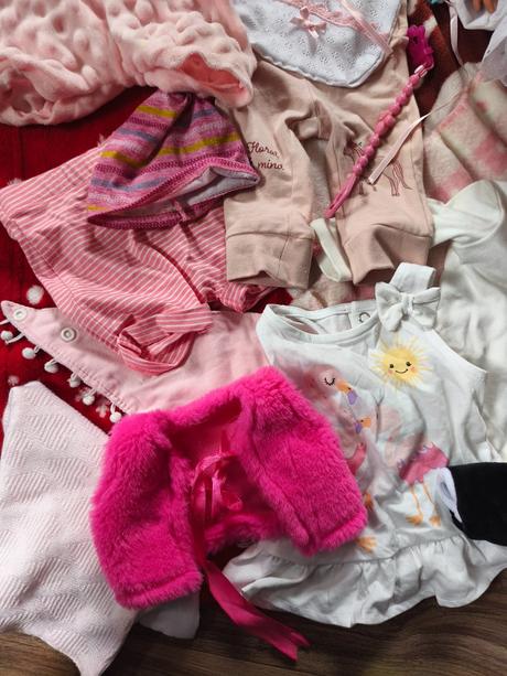 New born llorens s veľkou kopou doplnkov, 