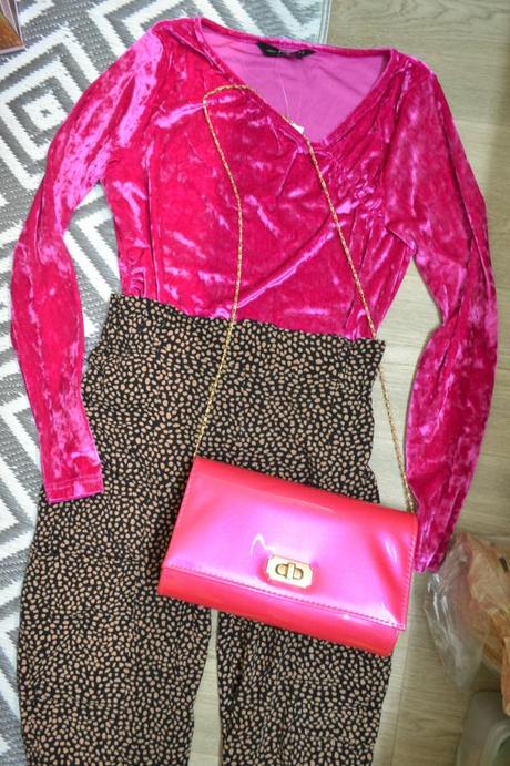 Elastické sexi body zamatové najtrendy s/l, m