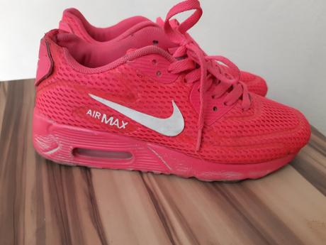 Ružové tenisky, 37